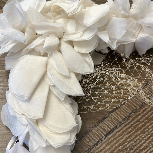 Anthropologie Suzanne Ceremony Elegant White Floral Headpiece with Veil New main image 6